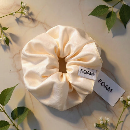 FOAM Scrunchie i satin